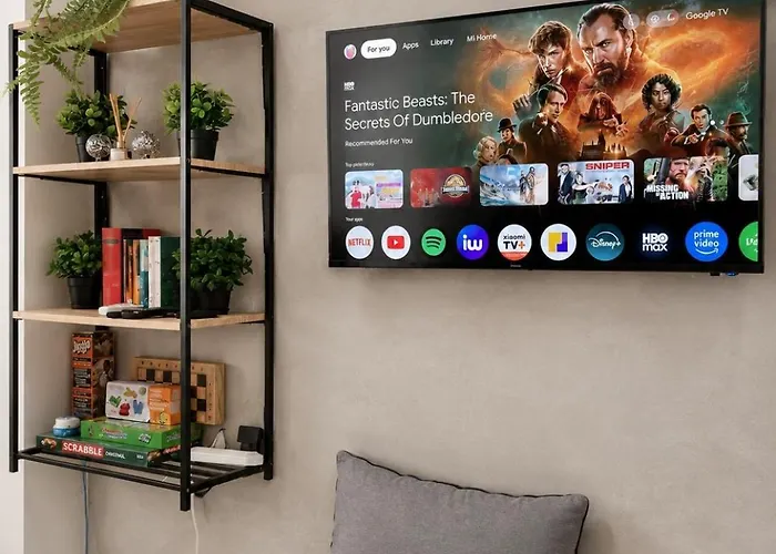 Modern Across Naia T3 Pool Access&netflix *
