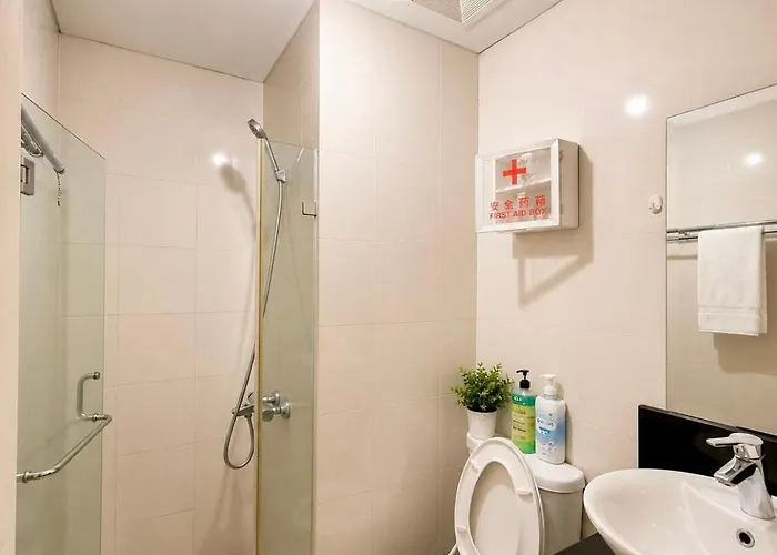 Modern Across Naia T3 Pool Access&netflix Apartamento