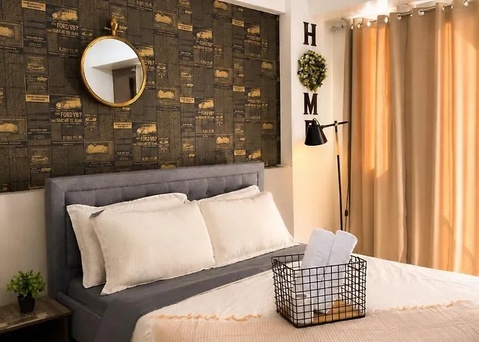 Modern Across Naia T3 Pool Access&netflix * Manila