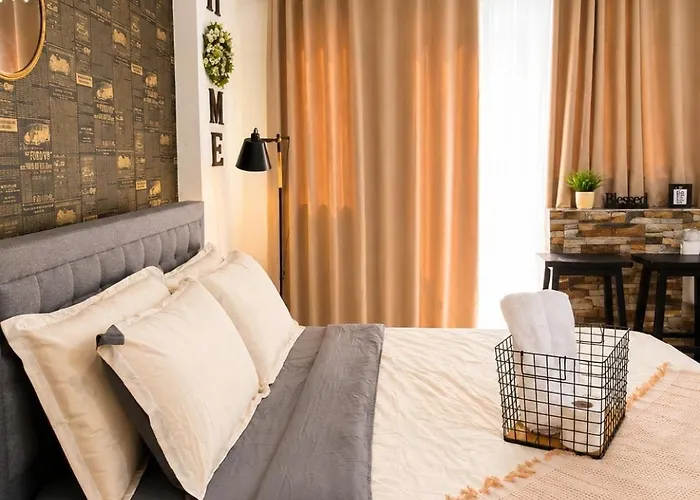 Modern Across Naia T3 Pool Access&netflix Apartamento Manila